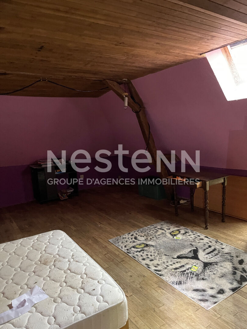 Maison en pierres du XVII siécle dans petit hameau proche Sorges
