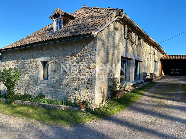 Vente par agence immobiliere à Cherveix cubas (24390)