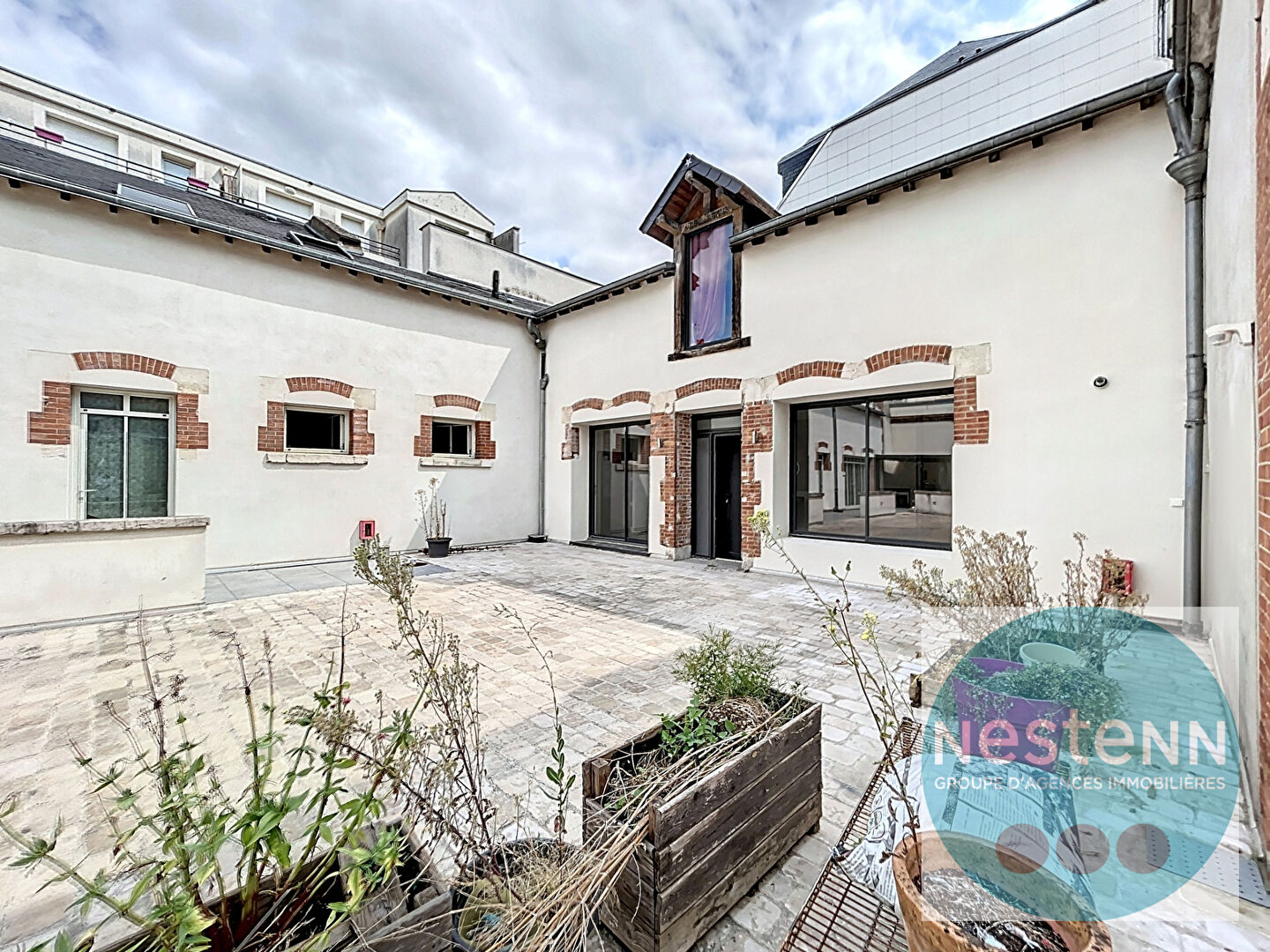 Maison Carmes - Bannier à Orleans - 191.6 m2 - terrasse & parking