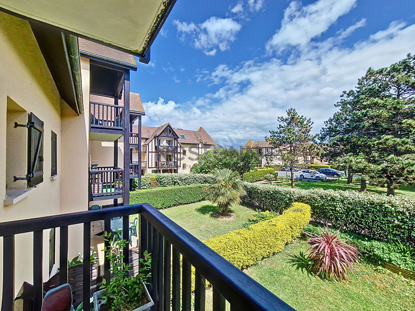 A vendre : Charmant appartement de trois pièces avec balcon à deux pas de la plage Sword Beach