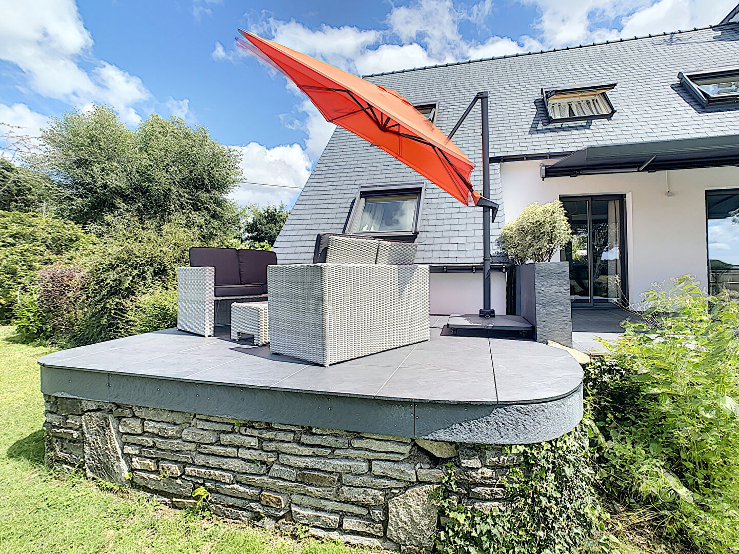Belle construction traditionnelle de 6 pièces sur un terrain de 1300 m² à MELLAC
