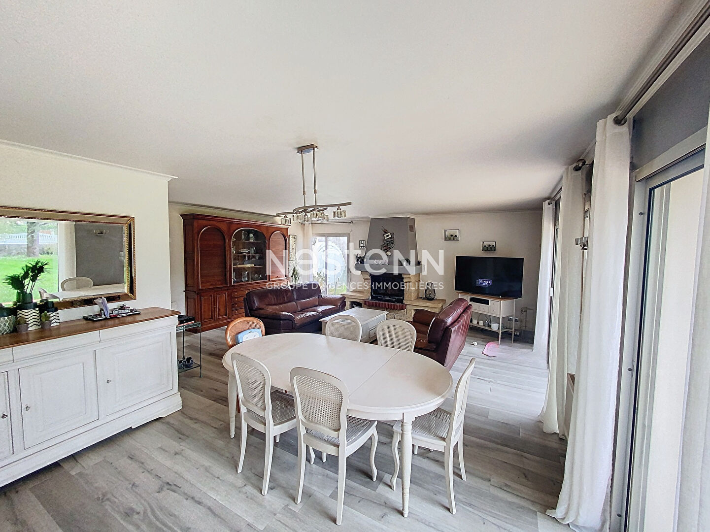Maison traditionnelle 5 chambres avec vie de plain pied sur Baye