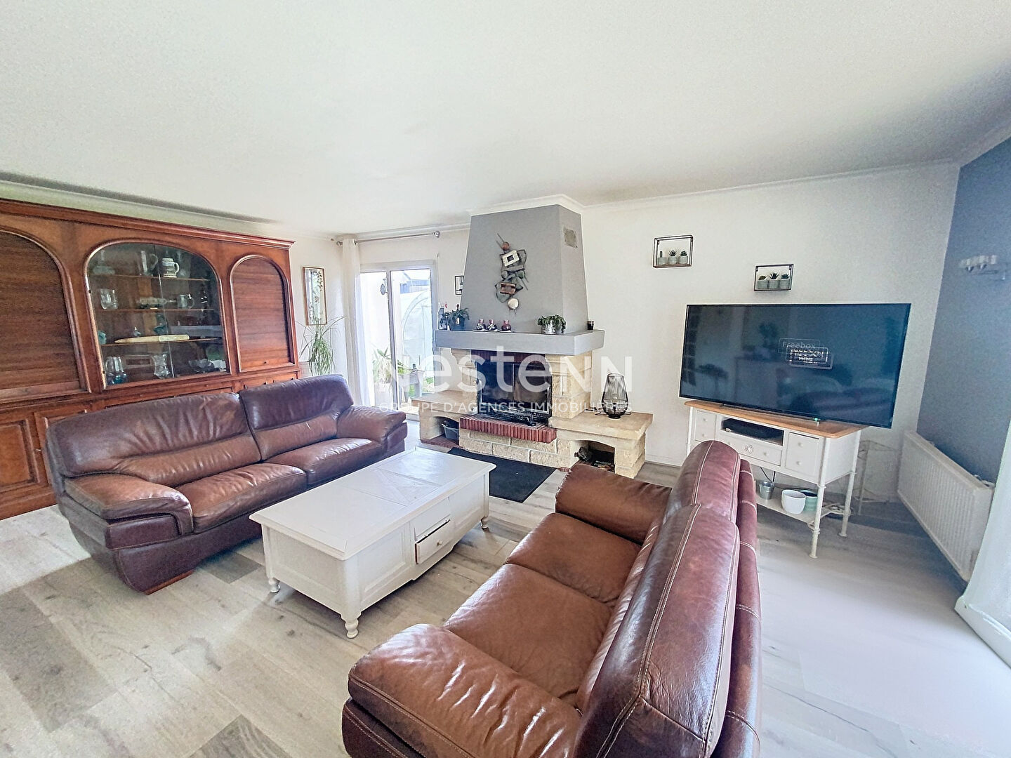 Maison traditionnelle 5 chambres avec vie de plain pied sur Baye
