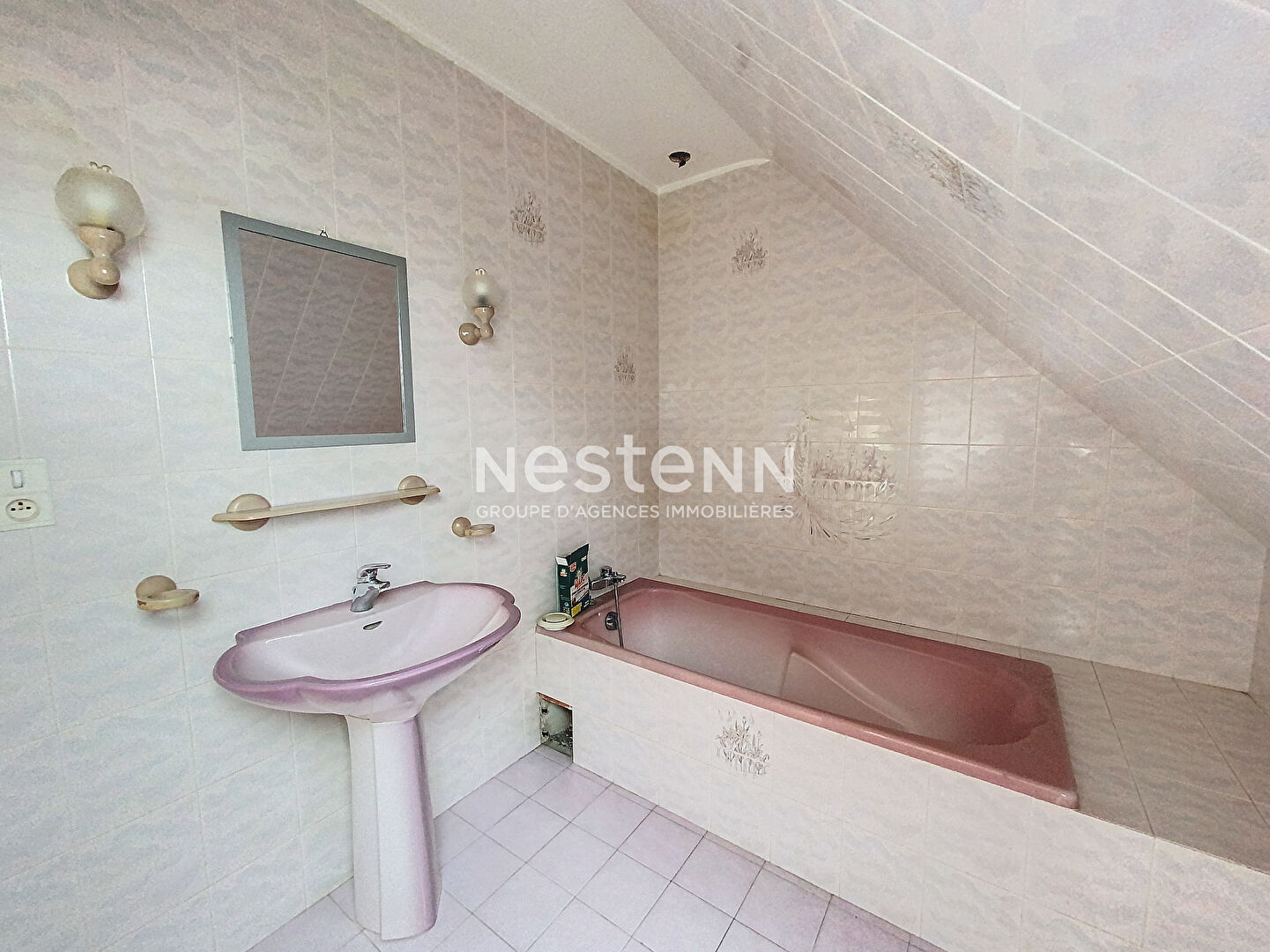 Maison traditionnelle 5 chambres avec vie de plain pied sur Baye