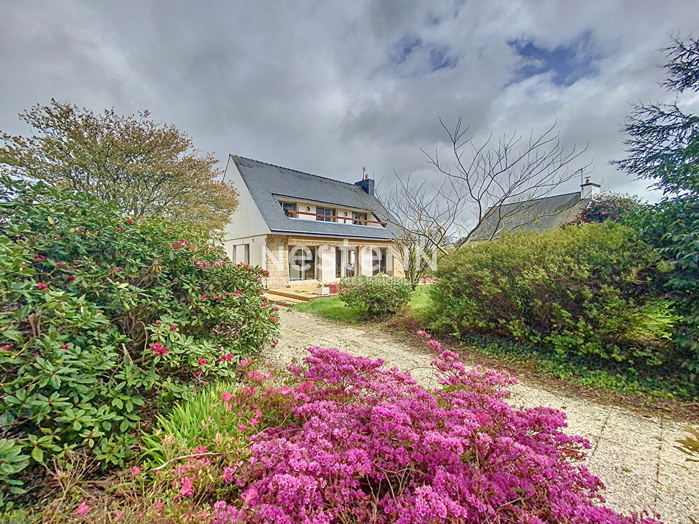 Maison traditionnelle 5 chambres avec vie de plain pied sur Baye