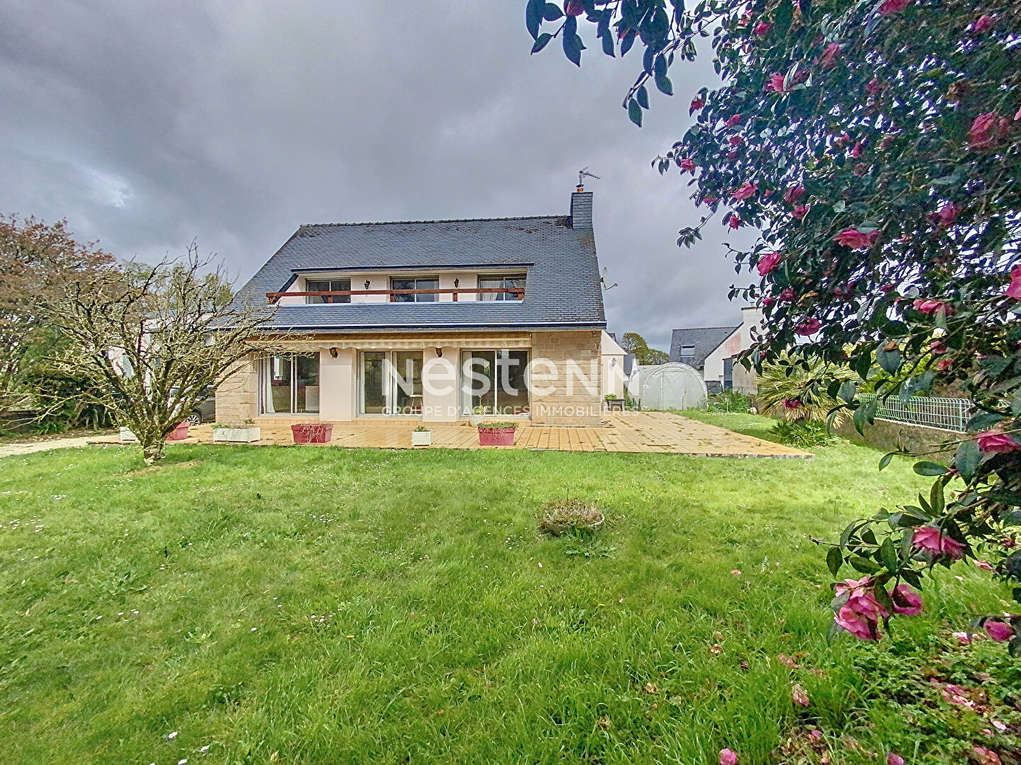 Maison traditionnelle 5 chambres avec vie de plain pied sur Baye
