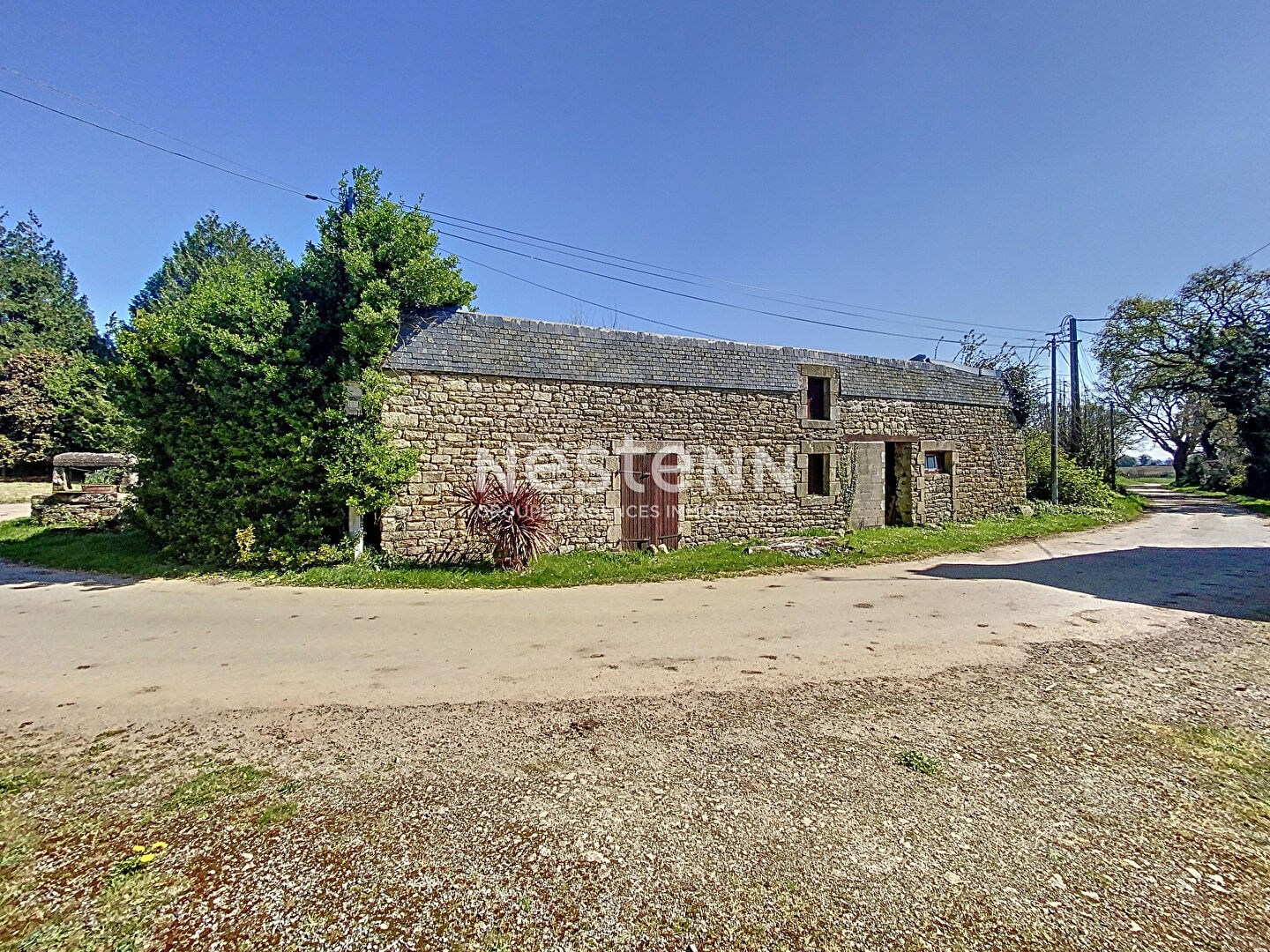Grande Propriété avec dépendances sur près de 6800m² à St Thurien