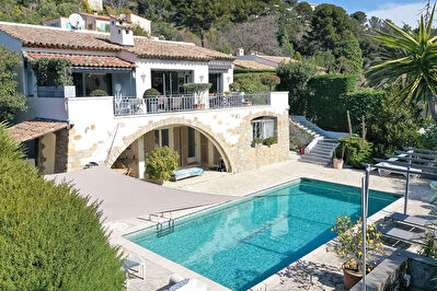 Vente par agence immobiliere à Valbonne (06560)