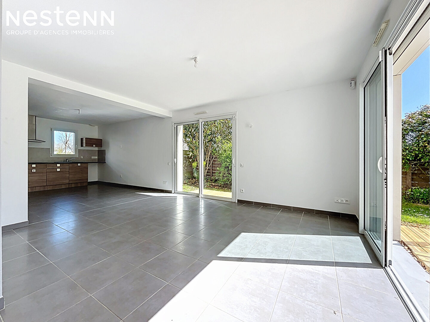 ECOUFLANT- MAISON AVEC VIE DE PLAIN PIED - GARAGE - JARDIN - 3 CHAMBRES