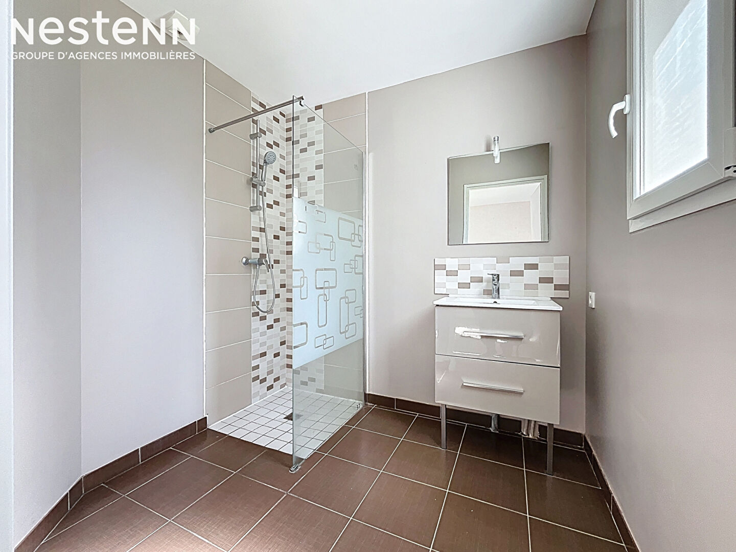 ECOUFLANT- MAISON AVEC VIE DE PLAIN PIED - GARAGE - JARDIN - 3 CHAMBRES