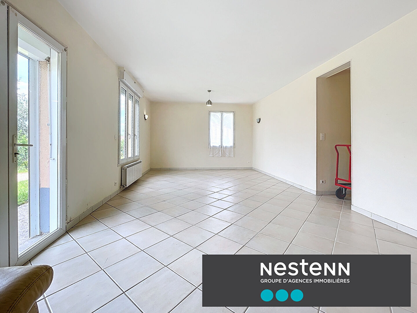 Maison de Plain-Pied à Penne-d'Agenais avec 4 chambres et un grand jardin