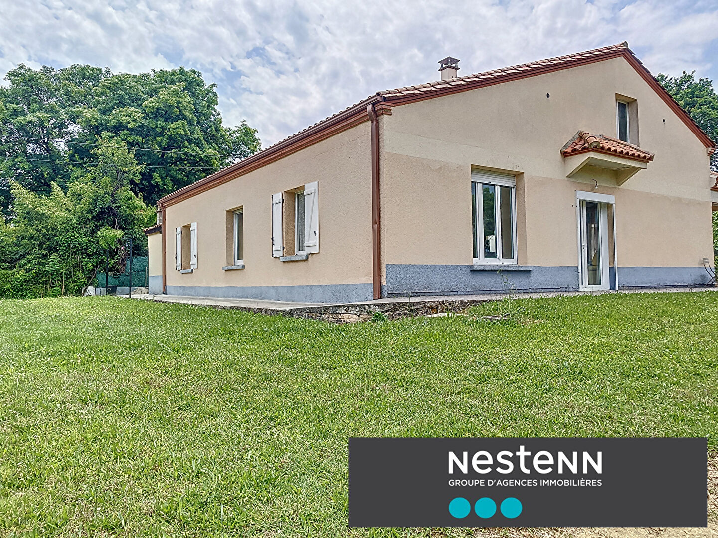 Maison de Plain-Pied à Penne-d'Agenais avec 4 chambres et un grand jardin