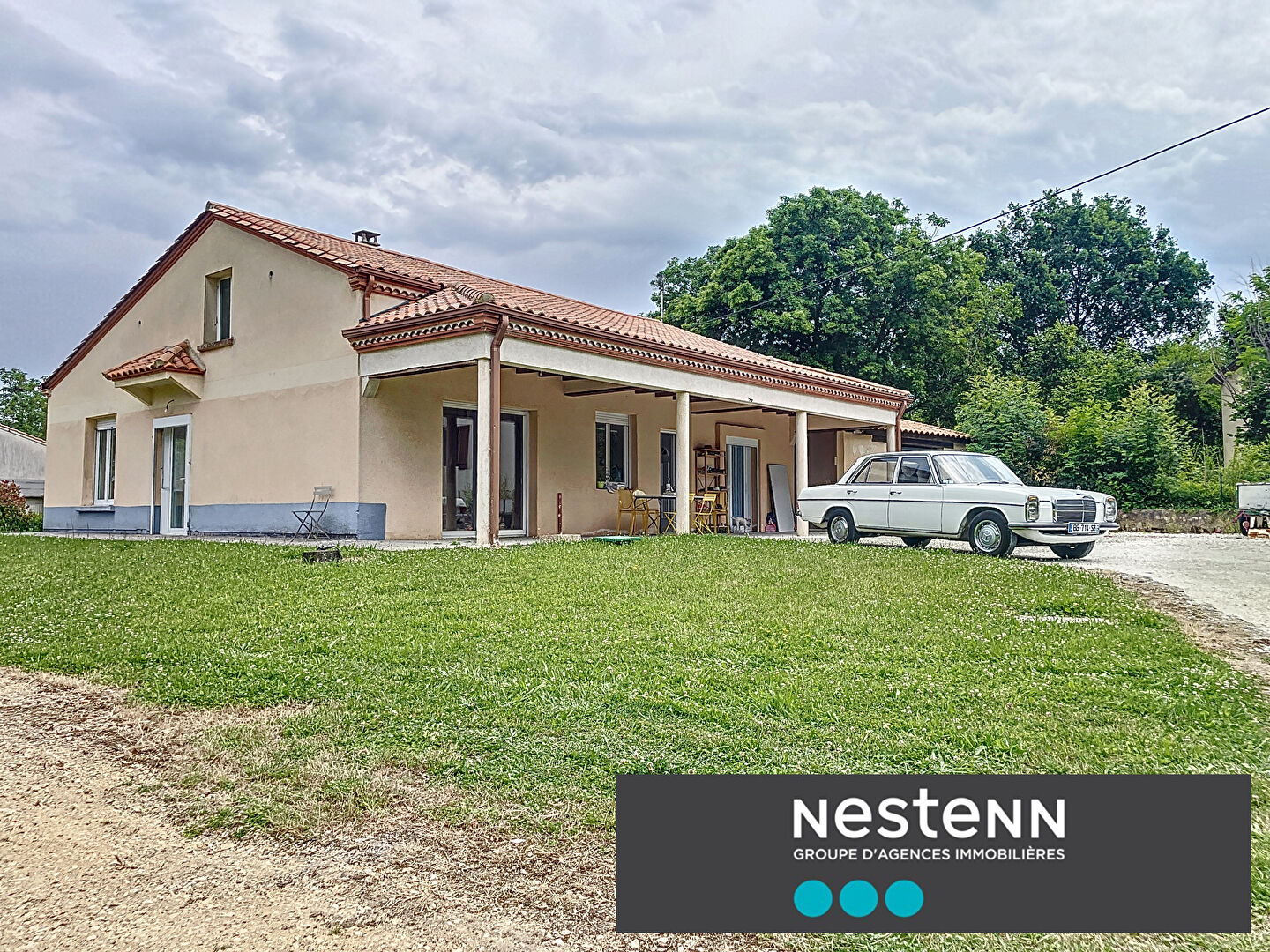 Maison de Plain-Pied à Penne-d'Agenais avec 4 chambres et un grand jardin