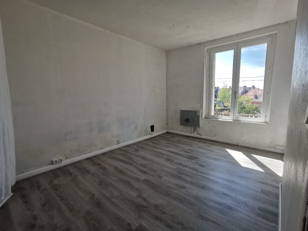 Maison de ville à fort potentiels à remettre en état