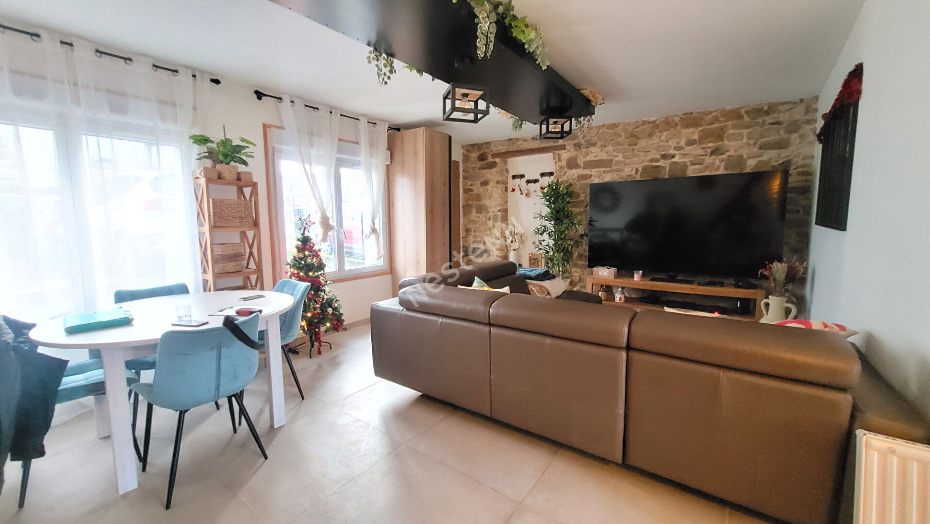 Maison rénovée pleine de charmes proche N2