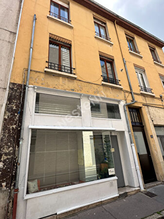 Vente local-professionnel à Lyon 4 (69004)