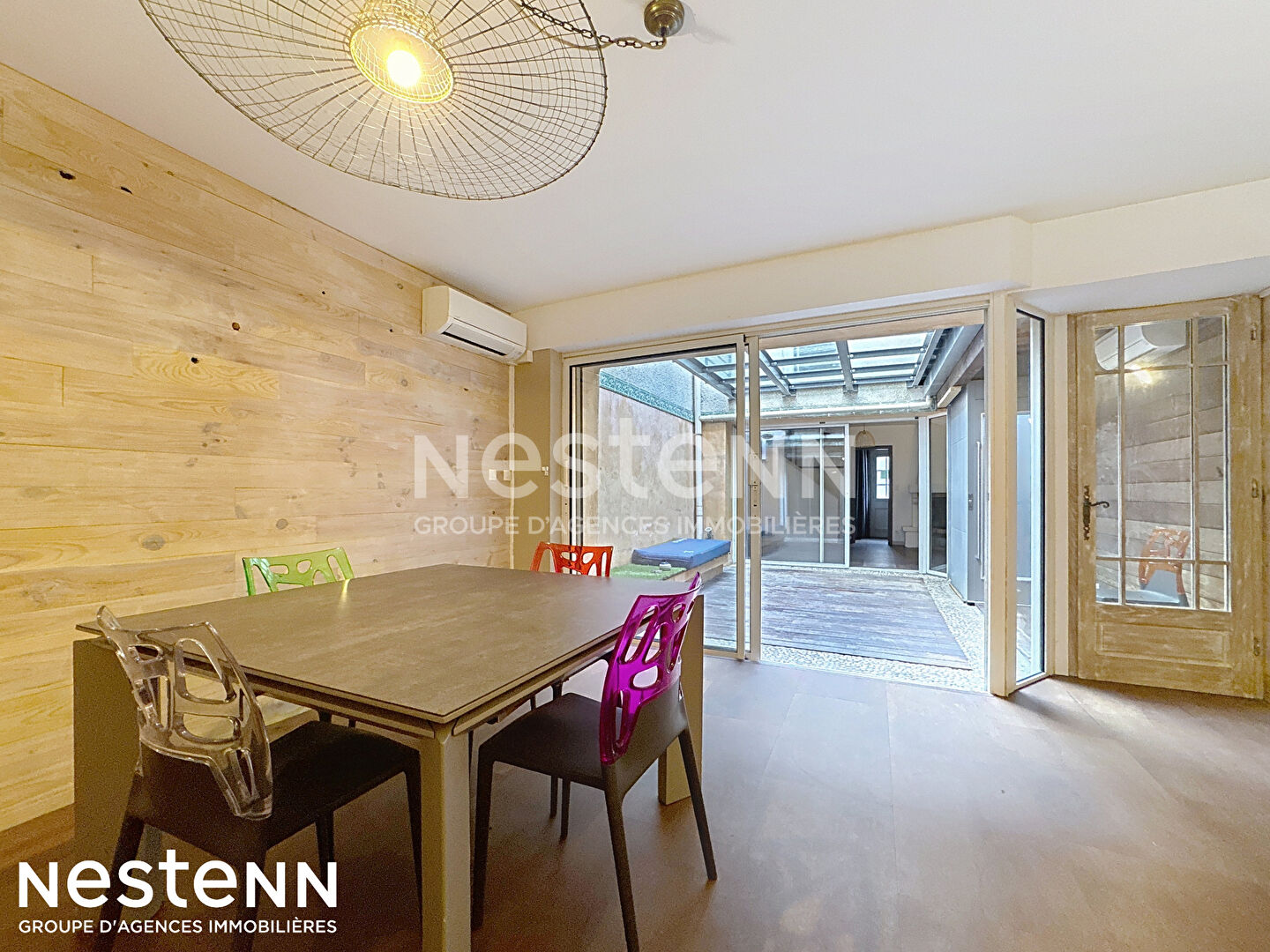 Vente local / maison de 158.23 m² avec ascenseur au coeur du village de Gruissan