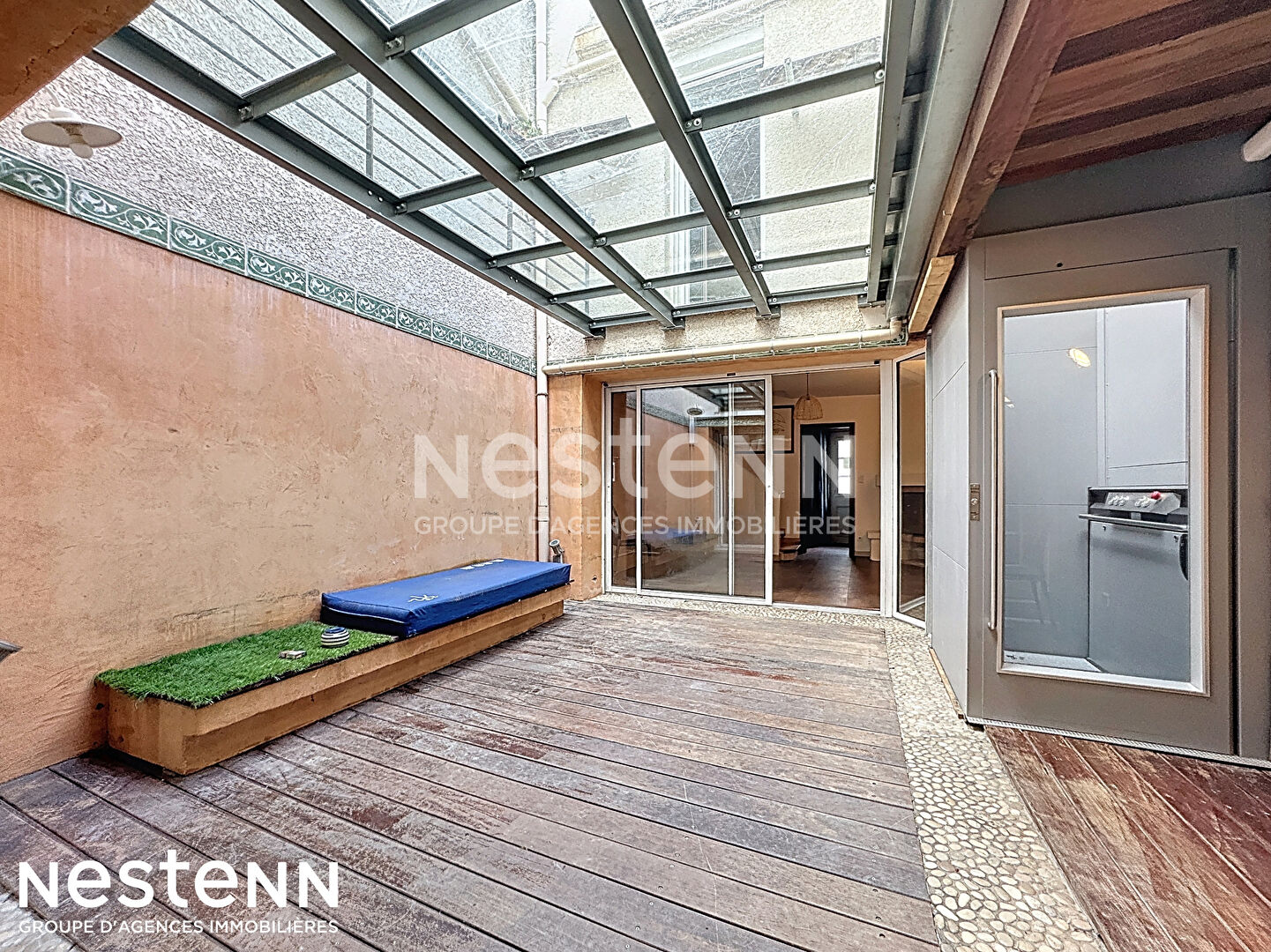 Vente local / maison de 158.23 m² avec ascenseur au coeur du village de Gruissan