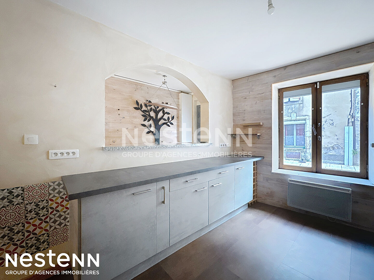 Vente local / maison de 158.23 m² avec ascenseur au coeur du village de Gruissan