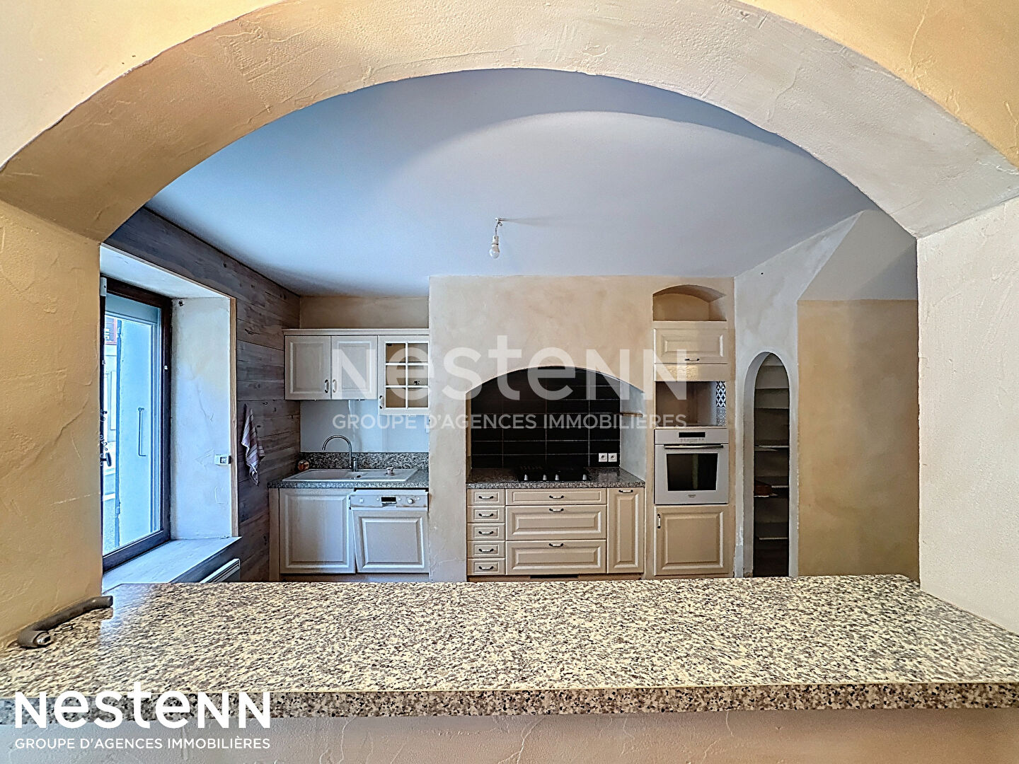 Vente local / maison de 158.23 m² avec ascenseur au coeur du village de Gruissan