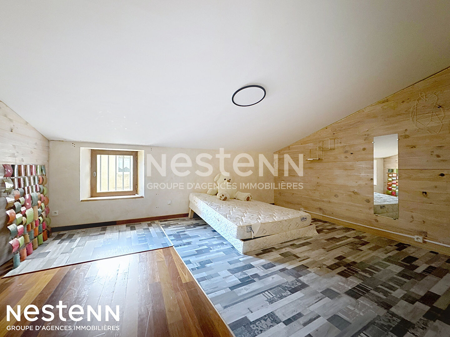 Vente local / maison de 158.23 m² avec ascenseur au coeur du village de Gruissan