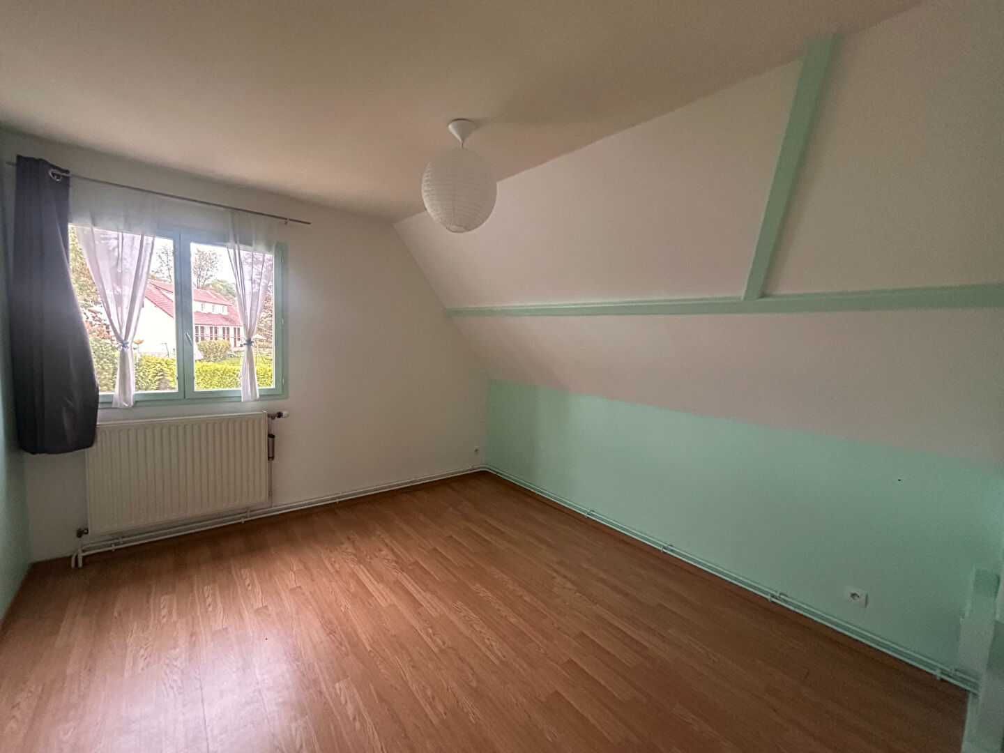 Maison 130m²  3 chambres - grand sous sol- secteur calme et agréable - LE BOCASSE