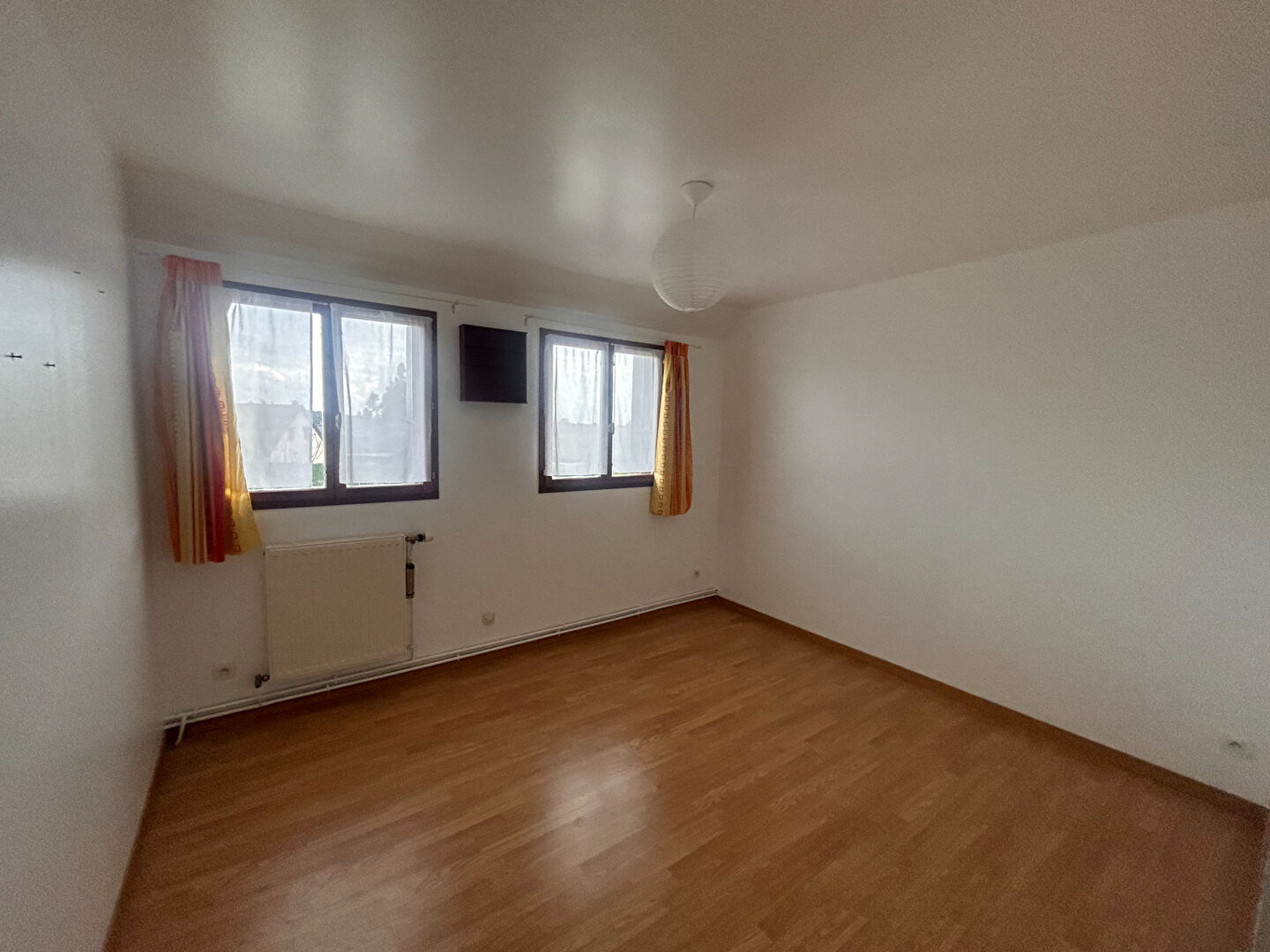 Maison 130m²  3 chambres - grand sous sol- secteur calme et agréable - LE BOCASSE