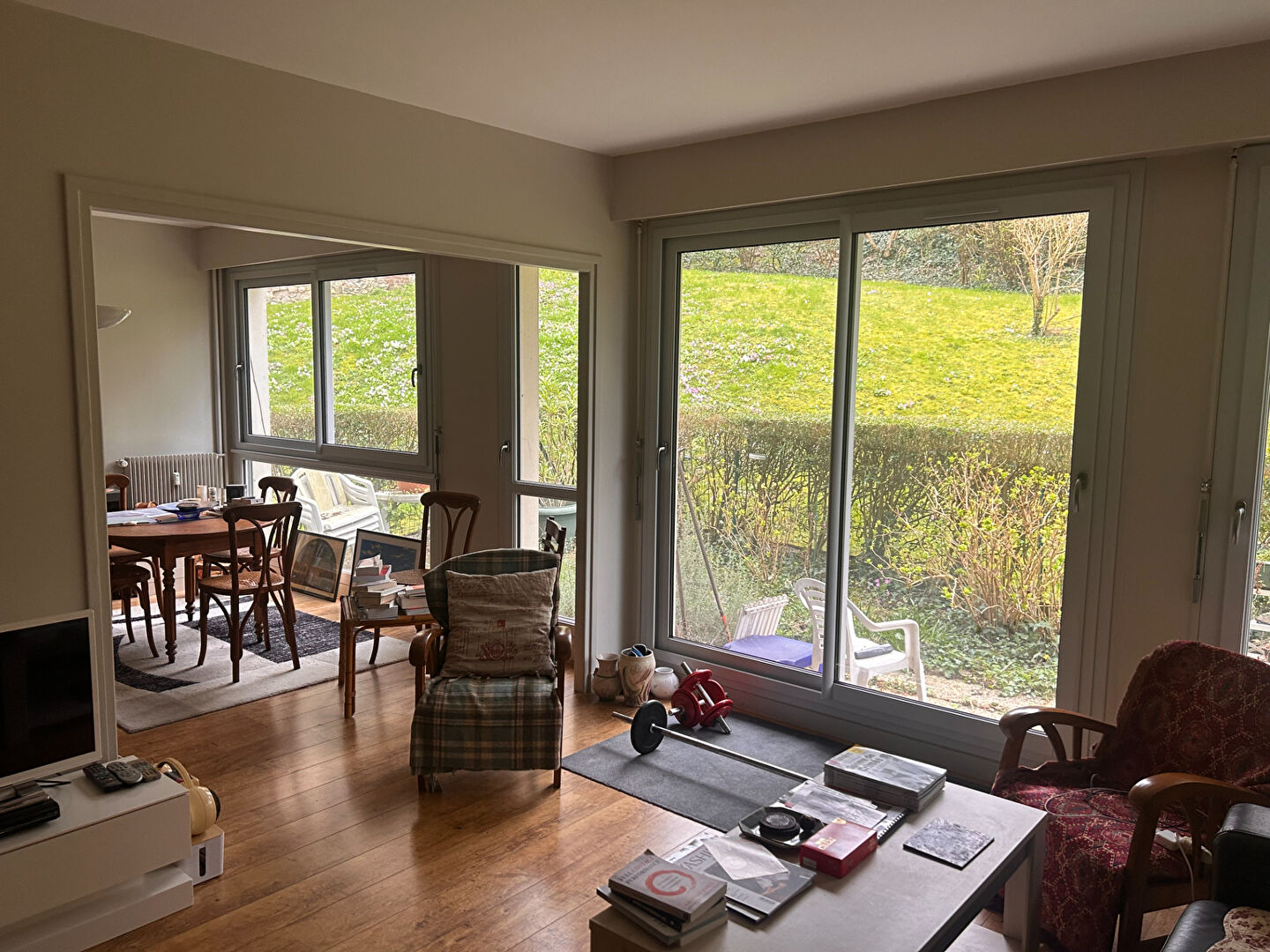 Appartement Rouen Gare rive  droite  2 chambres 90m²  Terrasse 30m²  Sud  parking sous sol  Grand séjour salon  Cuisine commerces 200m