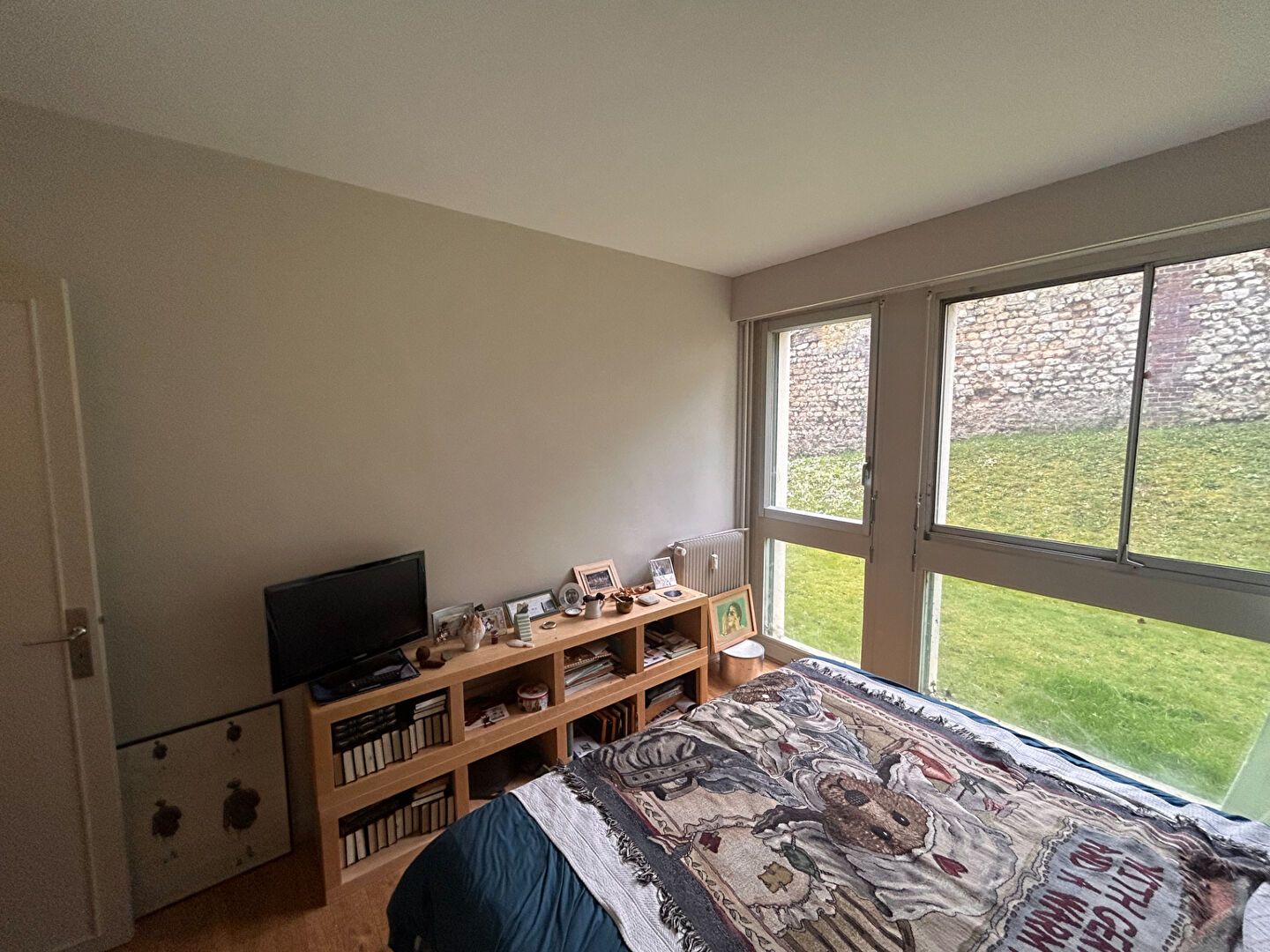 Appartement Rouen Gare rive  droite  2 chambres 90m²  Terrasse 30m²  Sud  parking sous sol  Grand séjour salon  Cuisine commerces 200m