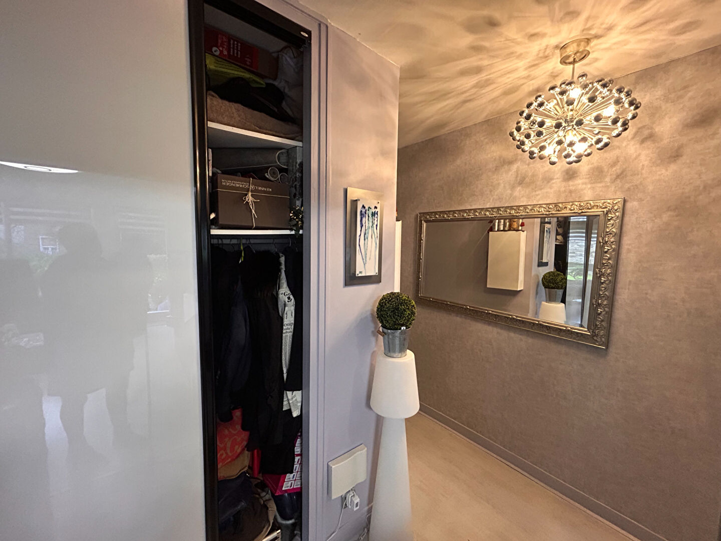 Appartement Rouen  -  gare rive droite   2 chambres 90m²   Terrasse 30m²  parking sous sol  Grand séjour salon  Cuisine commerces 200m
