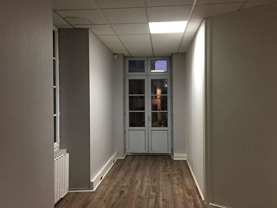 Location local-professionnel à Vannes (56000)