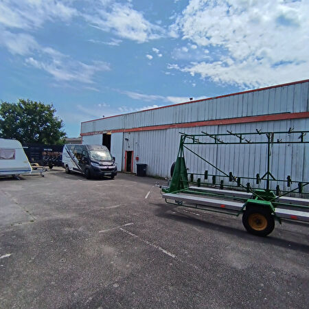Location local-professionnel à Surzur (56450)