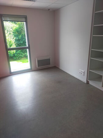 Vente bureau à Vannes (56000)