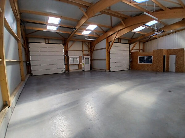 Location local-professionnel à Auray (56400)