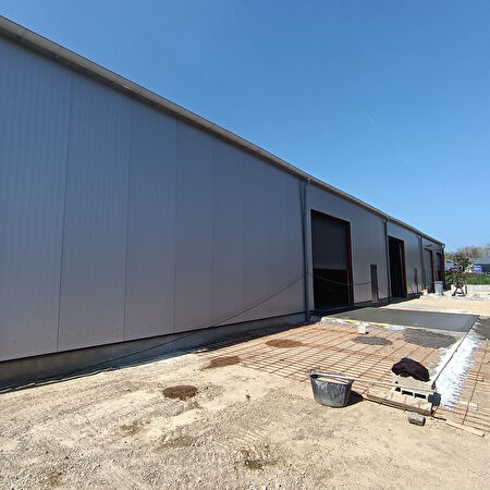 Location local-professionnel à Auray (56400)