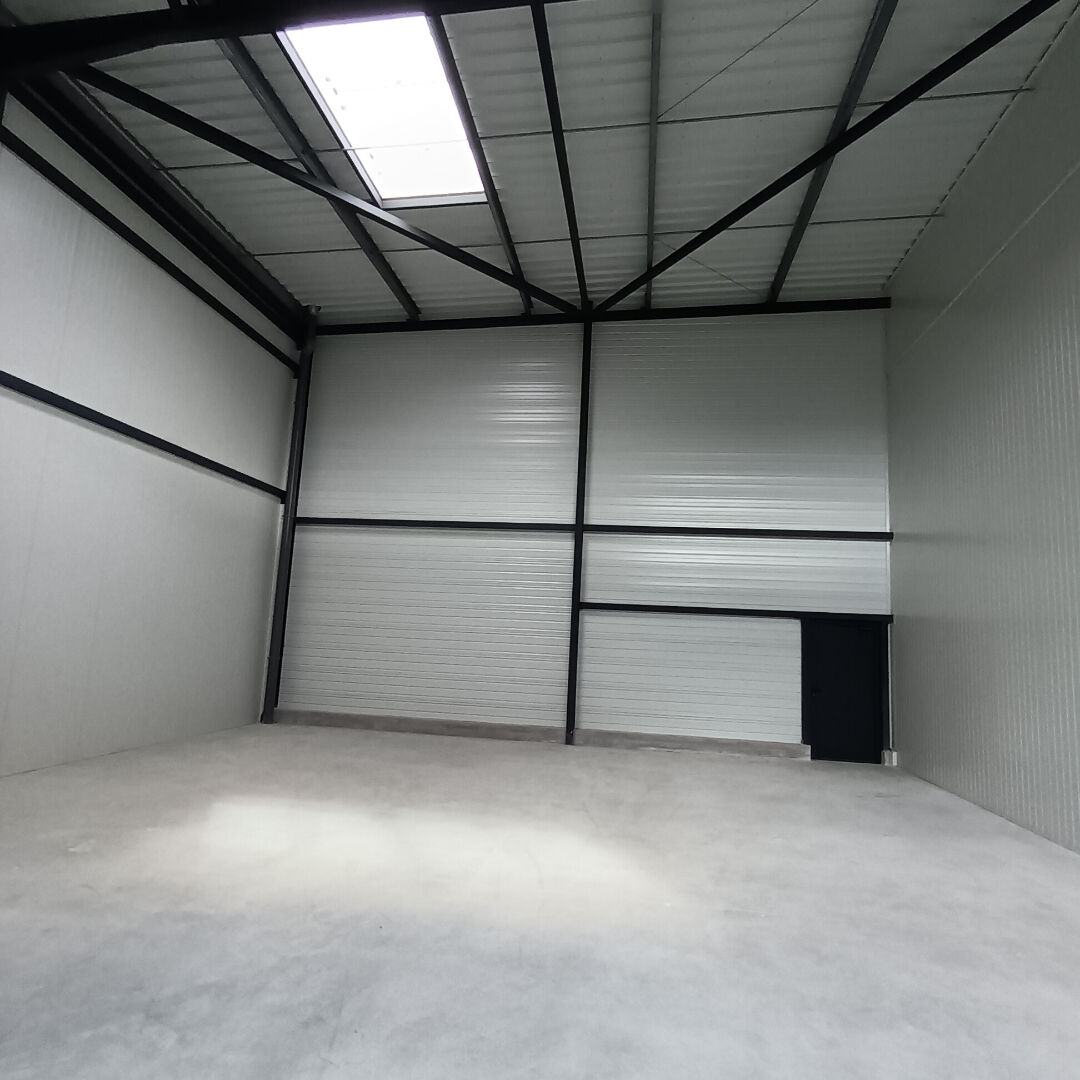 A louer, Local d'activité de 122 m2 , à Theix Noyalo