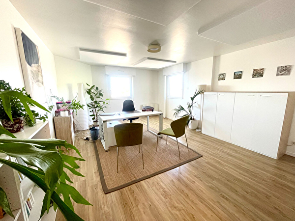 Vente bureau à Auray (56400)
