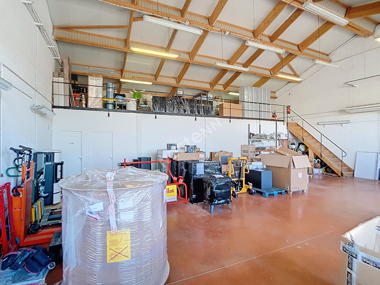 À Vendre : Local d'Activités / Entrepôt de 315m² à Saint-Lys (31)