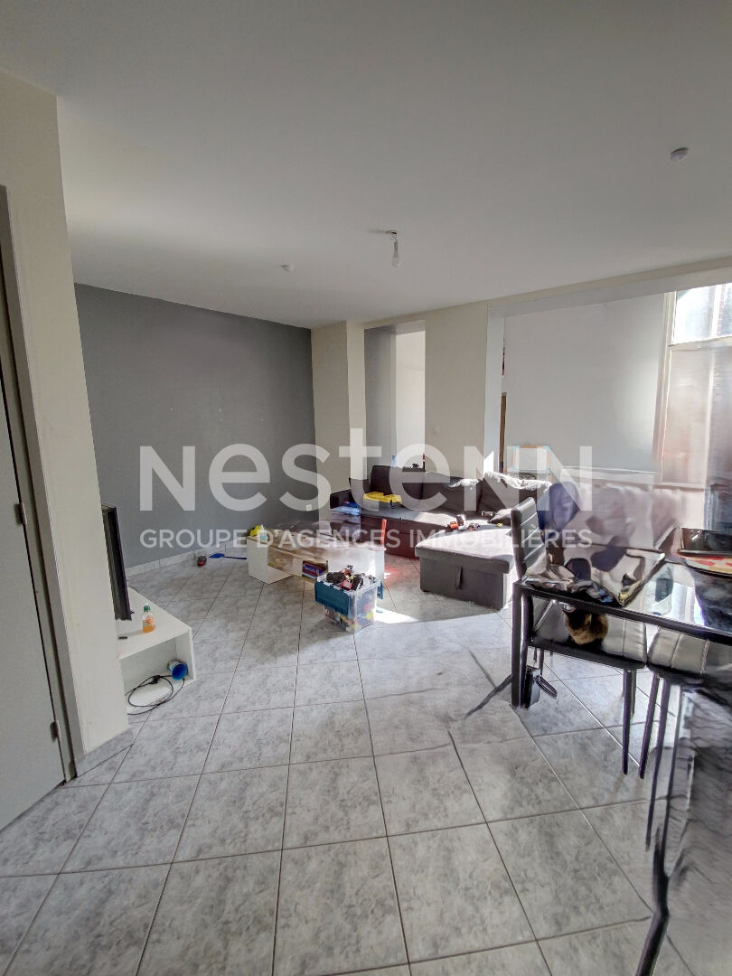 APPARTEMENT - SAINT QUENTIN (AISNE) - CENTRE VILLE - DEUX CHAMBRES  - 58.04 m2 - COUR PRIVATIVE