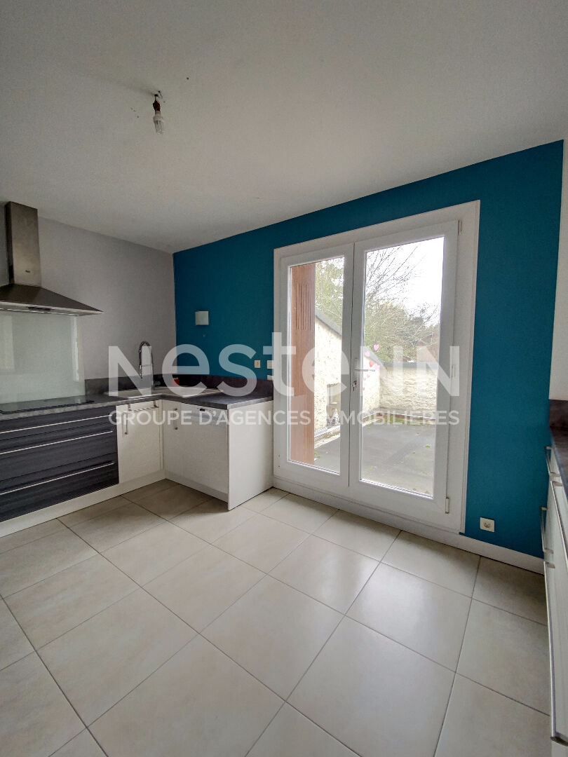 APPARTEMENT - CHAUNY - PROCHE CENTRE VILLE -  4 CHAMBRES - 133 m2 - JARDIN PRIVATIF