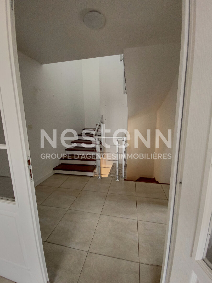 APPARTEMENT - CHAUNY - PROCHE CENTRE VILLE -  4 CHAMBRES - 133 m2 - JARDIN PRIVATIF
