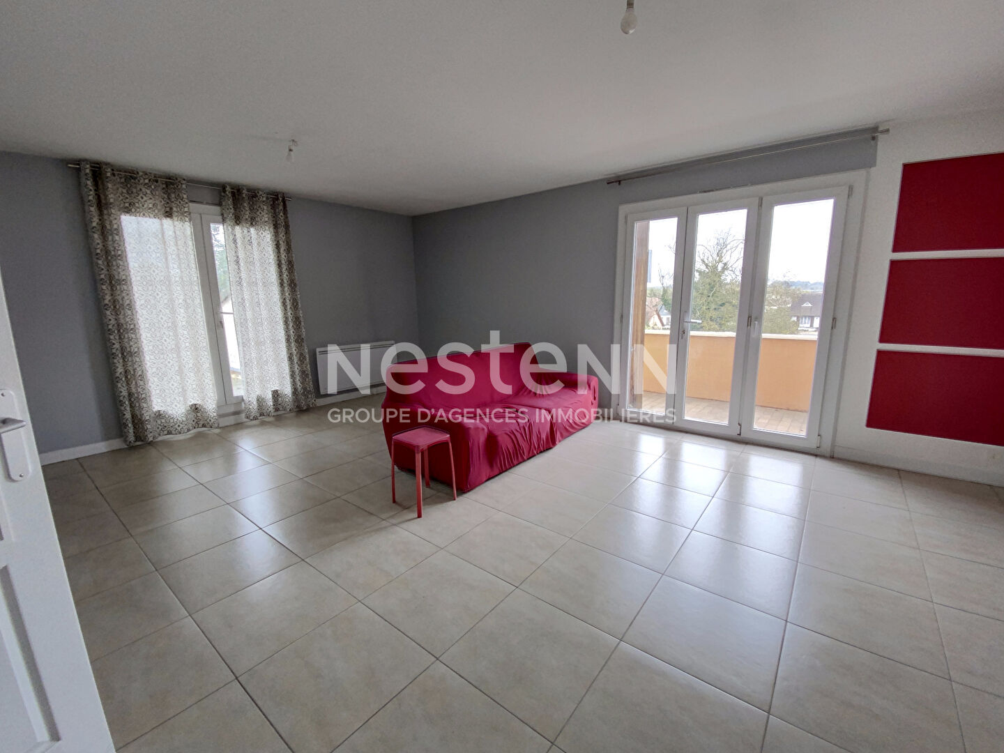 APPARTEMENT - CHAUNY - PROCHE CENTRE VILLE -  4 CHAMBRES - 133 m2 - JARDIN PRIVATIF