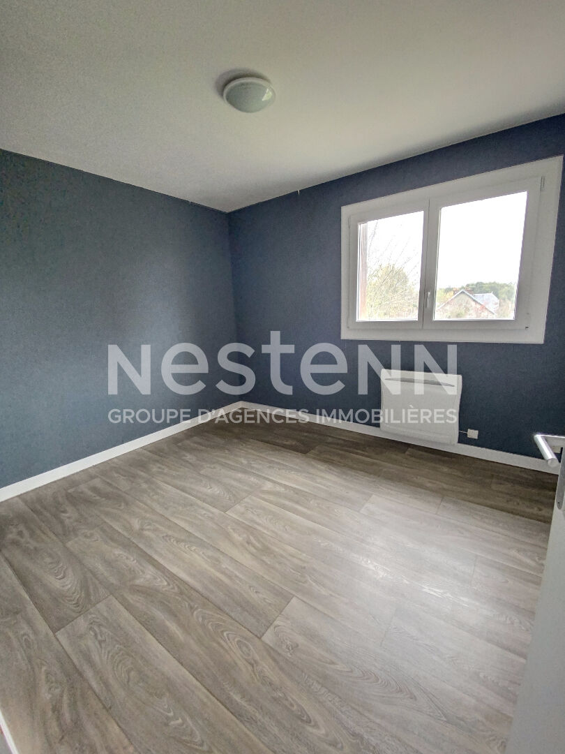 APPARTEMENT - CHAUNY - PROCHE CENTRE VILLE -  4 CHAMBRES - 133 m2 - JARDIN PRIVATIF
