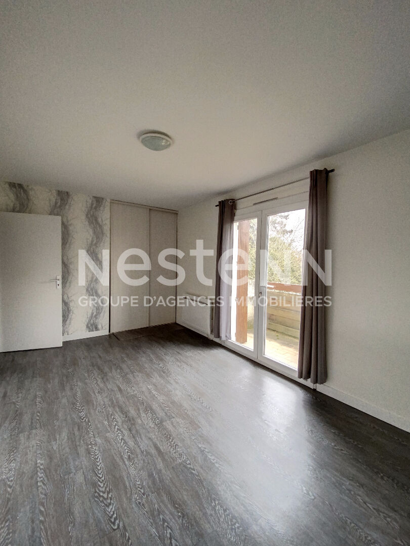 APPARTEMENT - CHAUNY - PROCHE CENTRE VILLE -  4 CHAMBRES - 133 m2 - JARDIN PRIVATIF