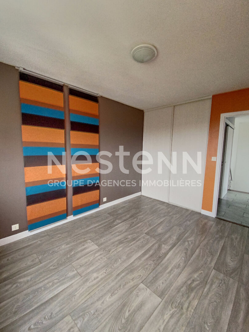 APPARTEMENT - CHAUNY - PROCHE CENTRE VILLE -  4 CHAMBRES - 133 m2 - JARDIN PRIVATIF