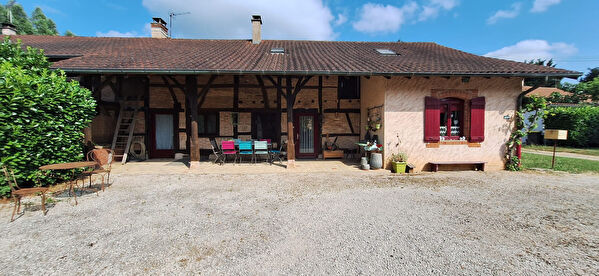 Vente par agence immobiliere à Vernoux (01560)