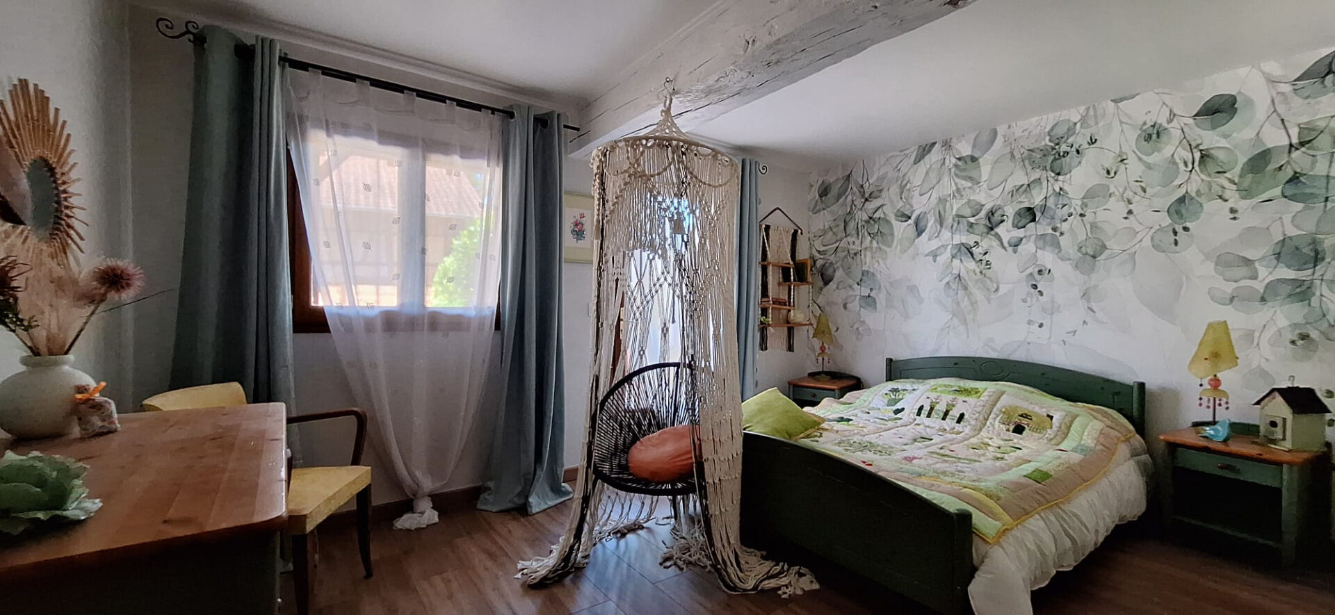 Ancienne ferme rénovée offrant 3 chambres dans un environnement calme, proche des commodités