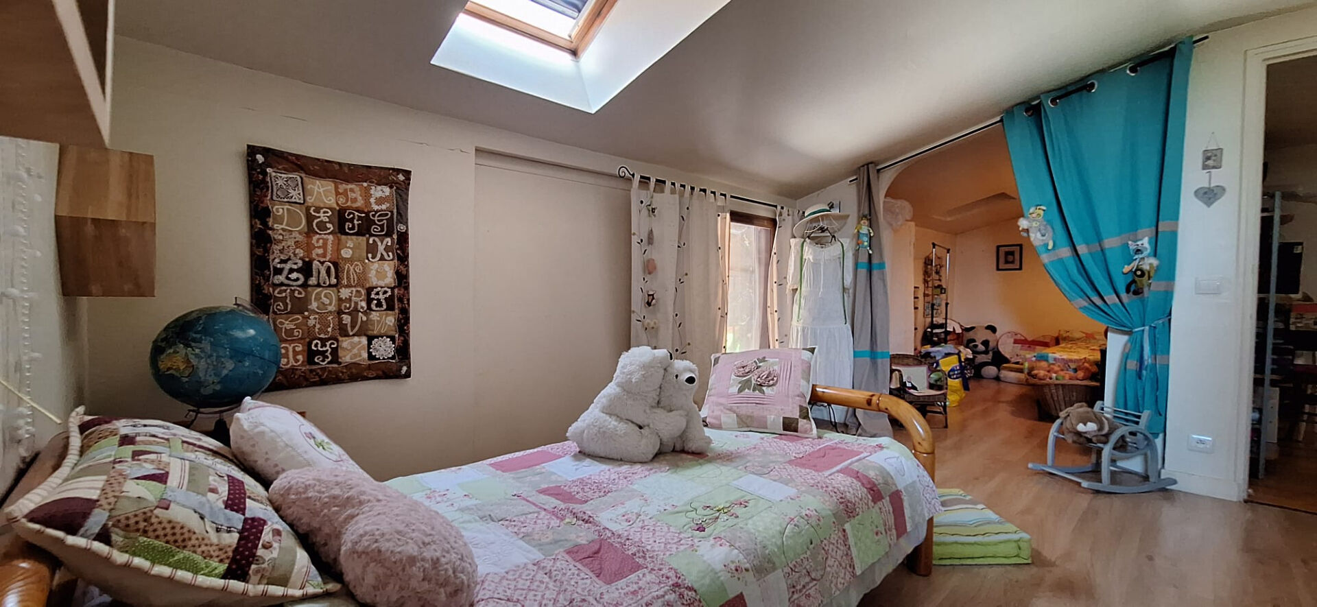 Ancienne ferme rénovée offrant 3 chambres dans un environnement calme, proche des commodités