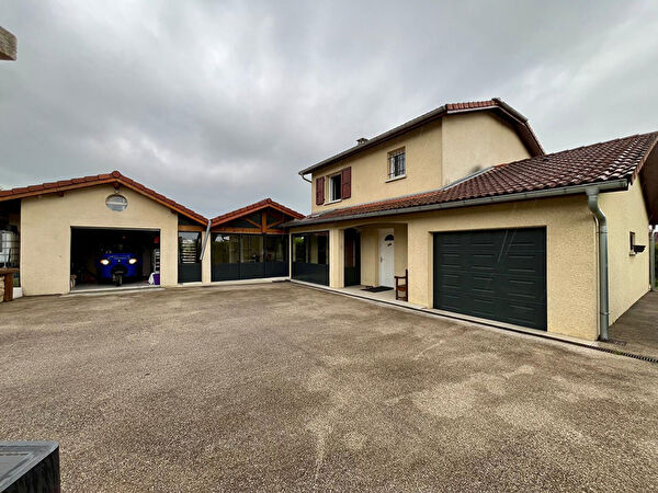 Vente par agence immobiliere à Bourg en bresse (01000)