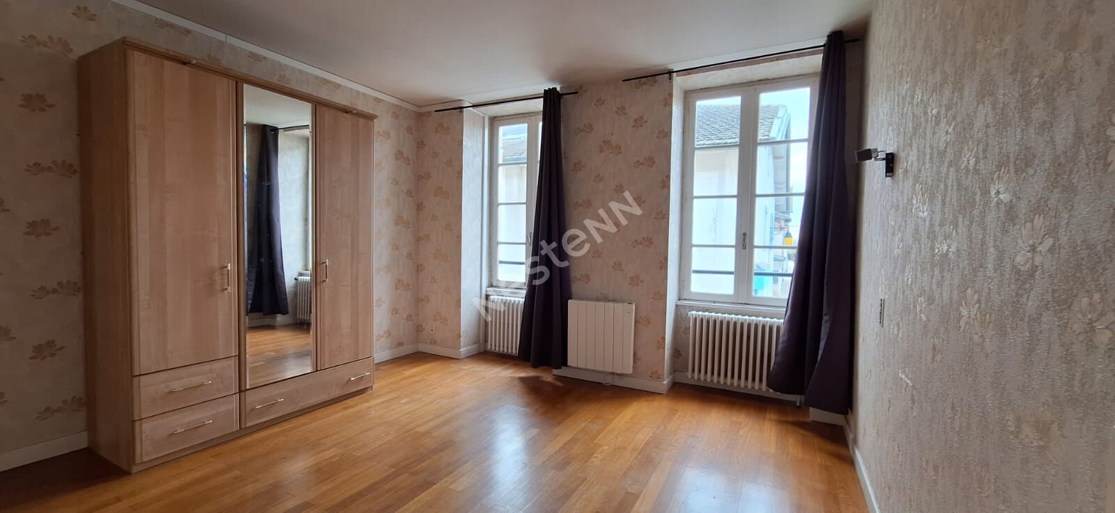 Appartement offrant 5 chambres au bourg d'un village avec toutes commodités